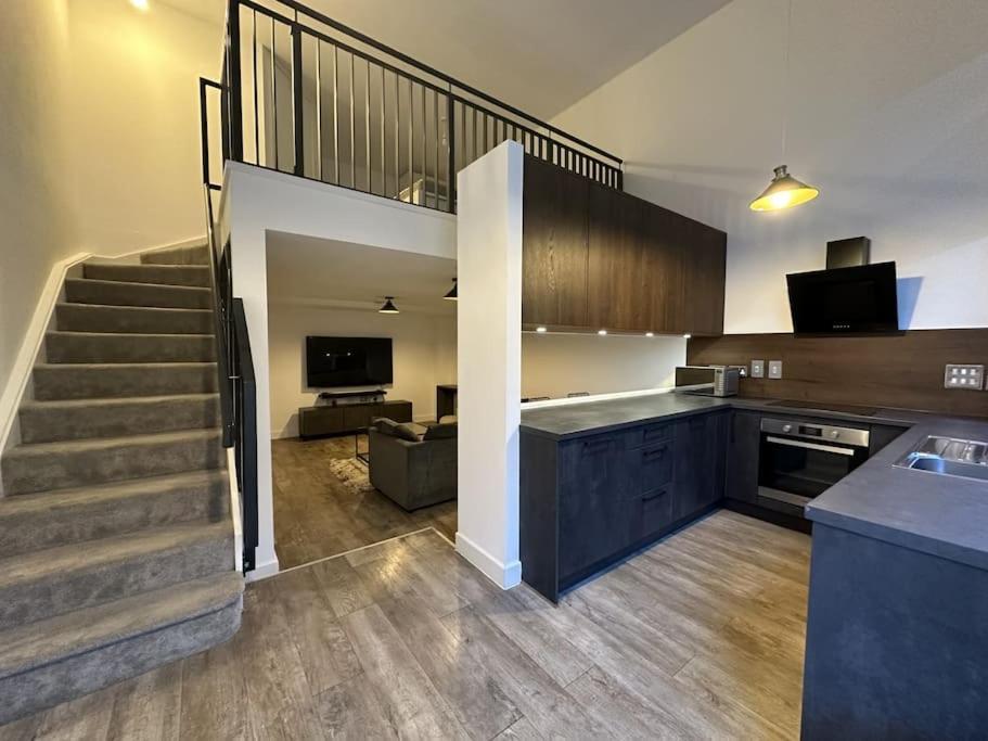 Luxurious 1-Bedroom With Parking バーミンガム エクステリア 写真